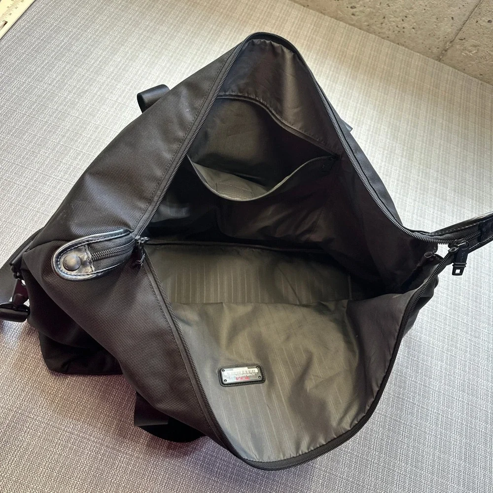 Tumi Subaru Black Ballistic Nylon Duffle Bag Travel Weekender Carry On Shoulder